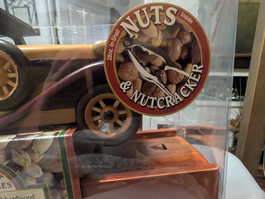 Main image 4