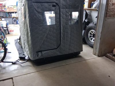 Clam Fish Trap Thermal Ice Shelter 2-Person Portable Ice Fishing Tent