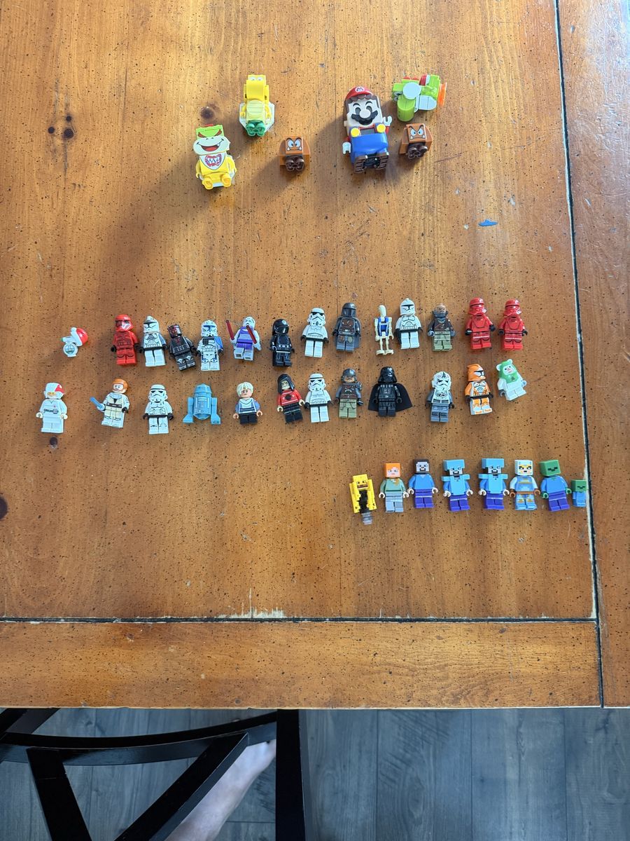 LEGO Minifigures Lot: Star Wars, Mario, Minecraft Characters - Mixed Set
