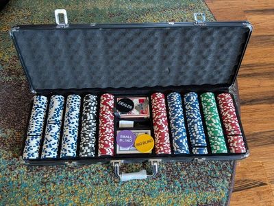 Deluxe Poker Chip Set with Aluminum Case, 500 Chips, Dealer/Blind Buttons, Cards