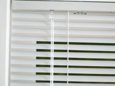 New white 1" slat vinyl blinds 54x50.5 in cordless