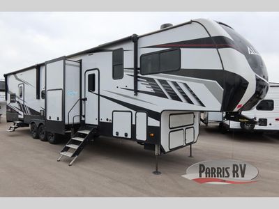 Used 2022 Alliance RV Valor 40V13