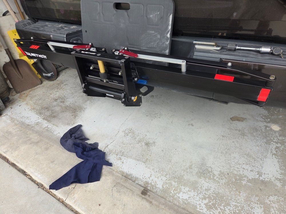 1 UP Single Hitch  Mounted Bike carrier