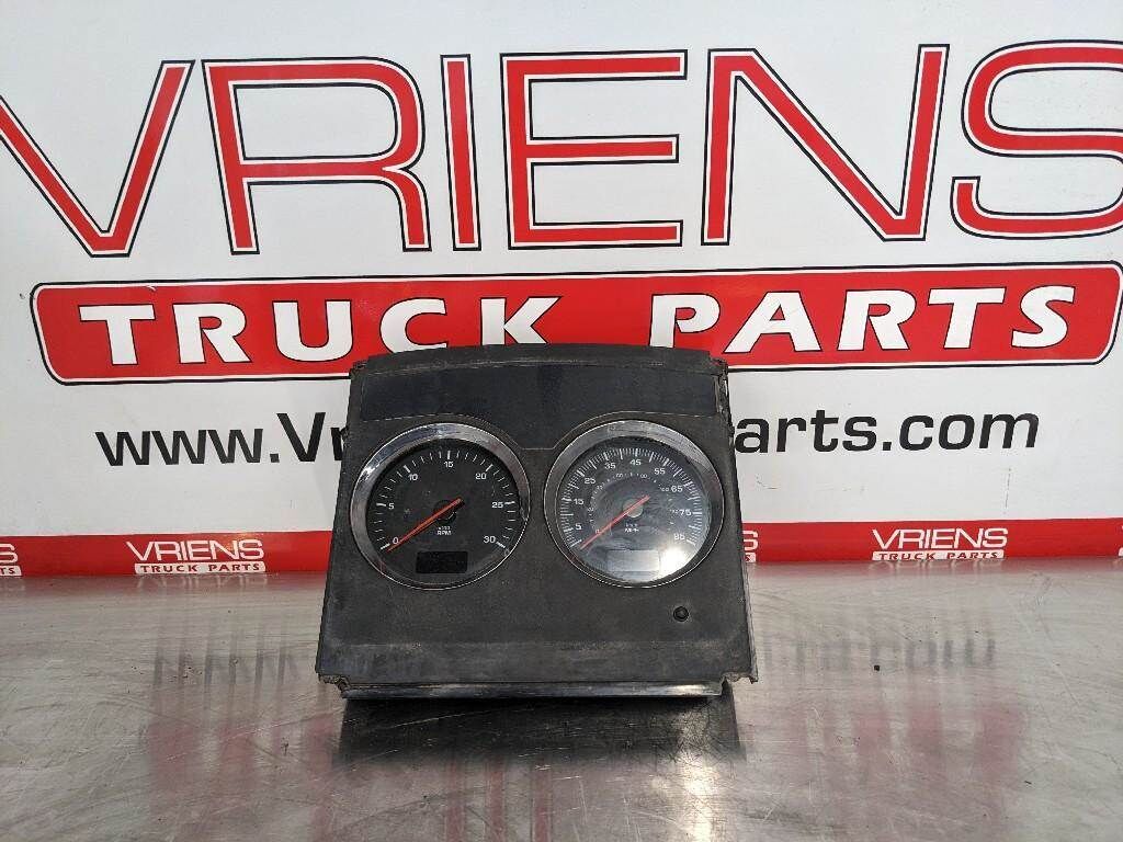 Kenworth T800 Instrument Panel Cluster