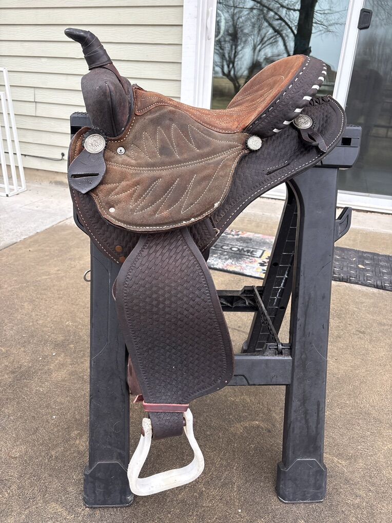 13 Inch Barrel Saddle