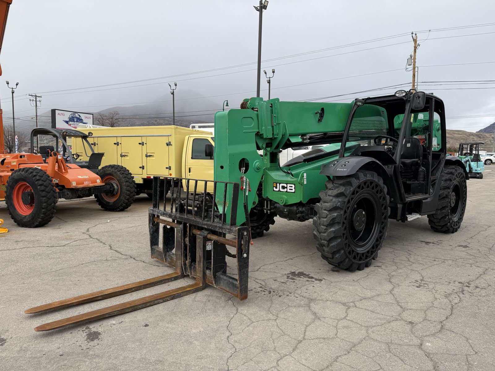 Used Telehandler Forklift 2018 JCB 509-42 9,000 LB 42'