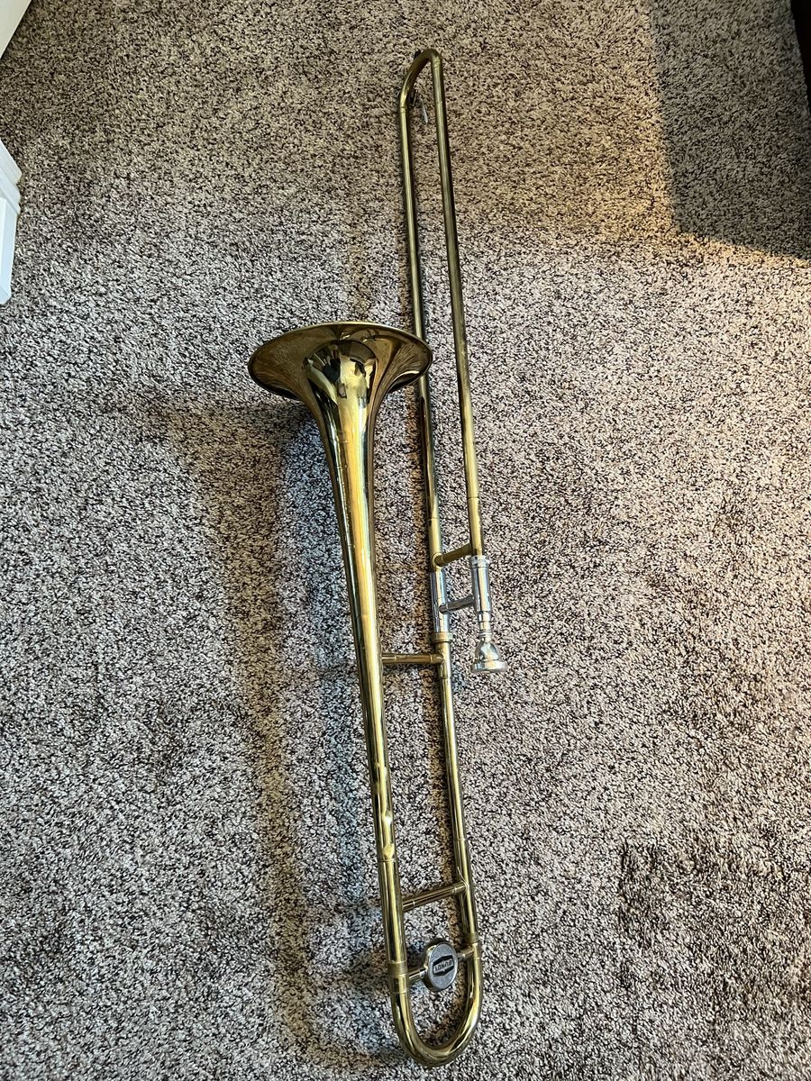 Bundy Brass Tenor Trombone with Hard Case and Accessories