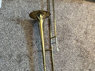 Bundy Brass Tenor Trombone with Hard Case and Accessories