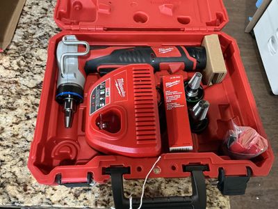 Milwaukee Tools M12 Pex Expander Kit 2474-22