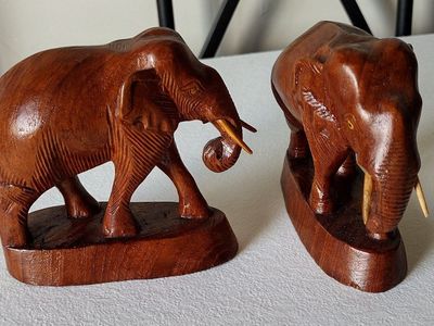 Hand-Carved Wooden Elephant Figurines - Set of 2, Vintage Decorative Statues