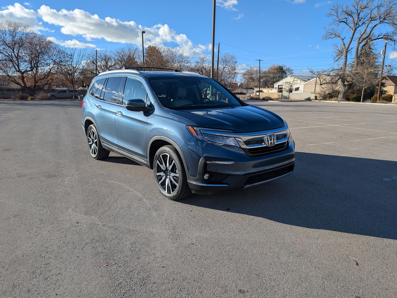 2019 HONDA PILOT Touring w/Rear Captain's Chairs