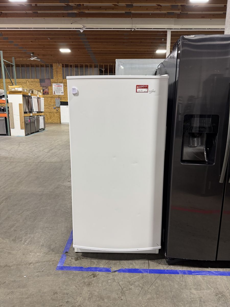 GREAT CONDITION WHIRLPOOL UPRIGHT FREEZER
