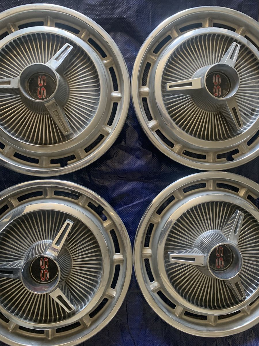 1966 Chevrolet Super Sport Hubcaps