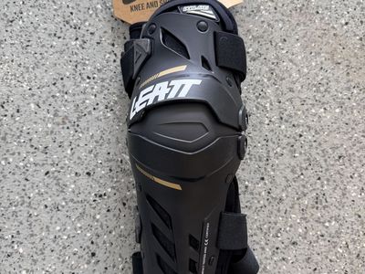Leatt Dual Axis Knee & Shin Guards – S/M – New