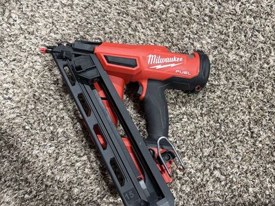 Milwaukee M18 FUEL 2839-20 15-Gauge Angled Finish Nailer - Tool Only