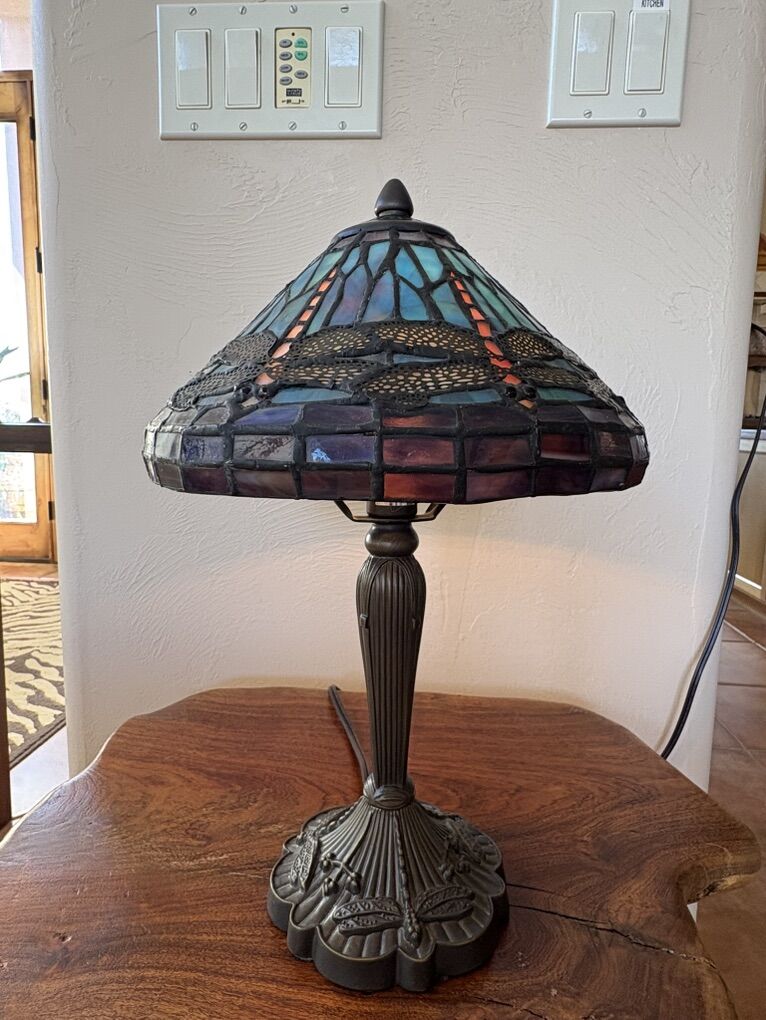 Tiffany Style Small Dragonfly Lamp