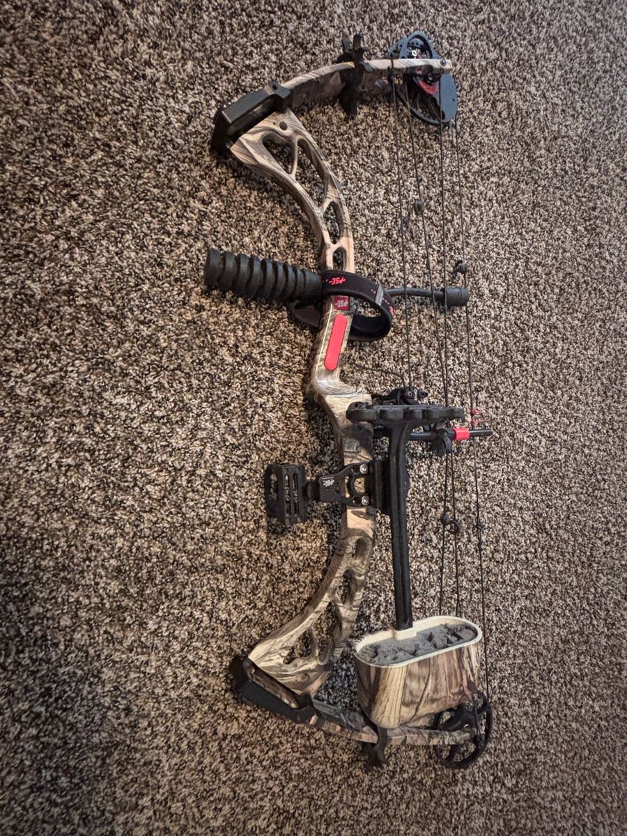 PSE Stinger 3G Compound Bow - Camo, 55-70lb Draw, Ready to Hunt w/ Sight & Rest