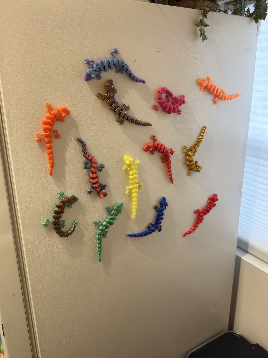 Magnetic geckos toys