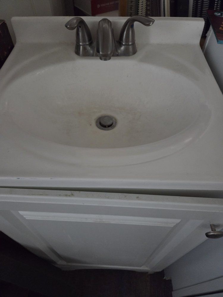 18-inch white bathroom vanity