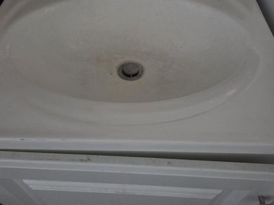 18-inch white bathroom vanity