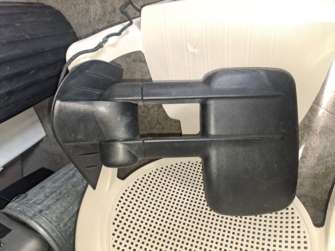 2011 GMC 2500 Passanger Side Tow Mirror.