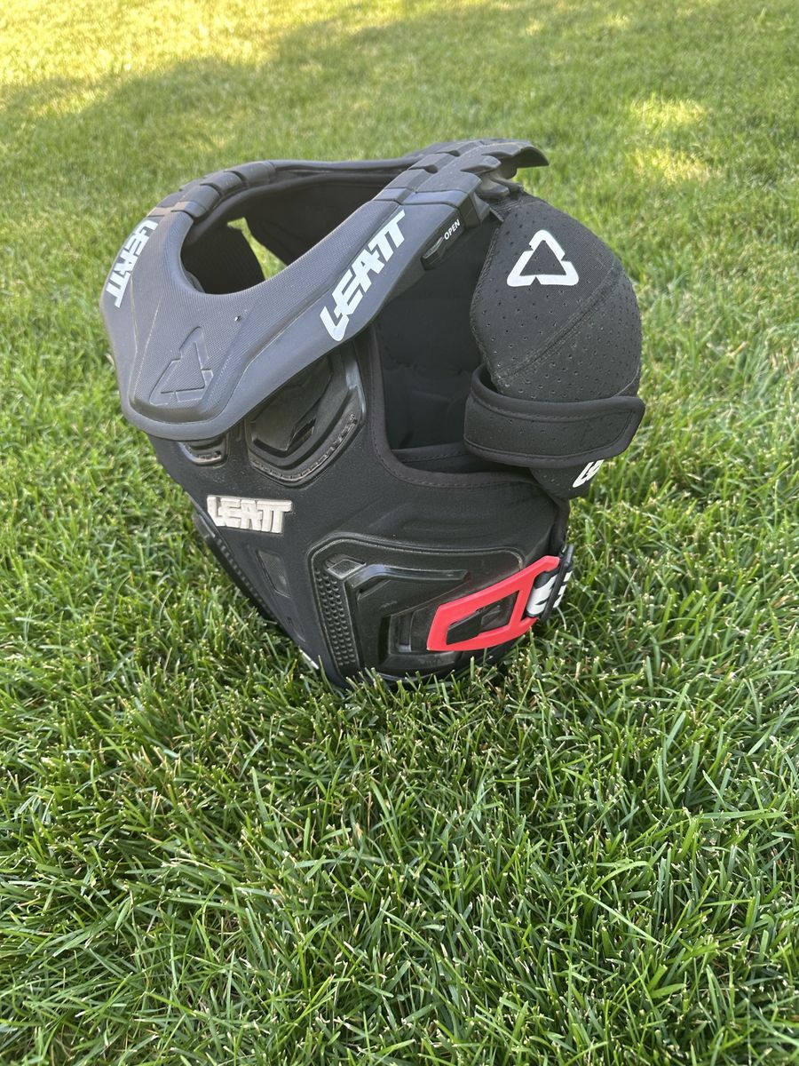 Main image 6