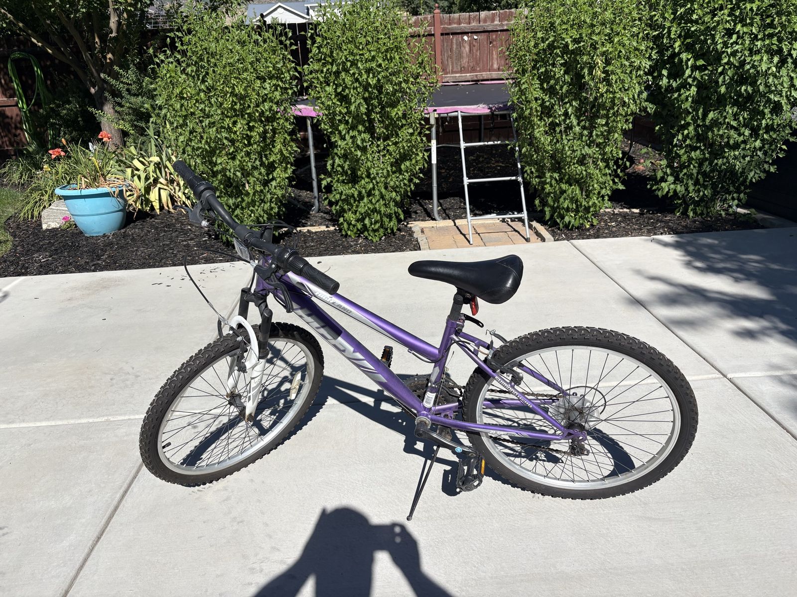 Huffy Youth Mountain Bike, 24-inch, Purple, Good Condition