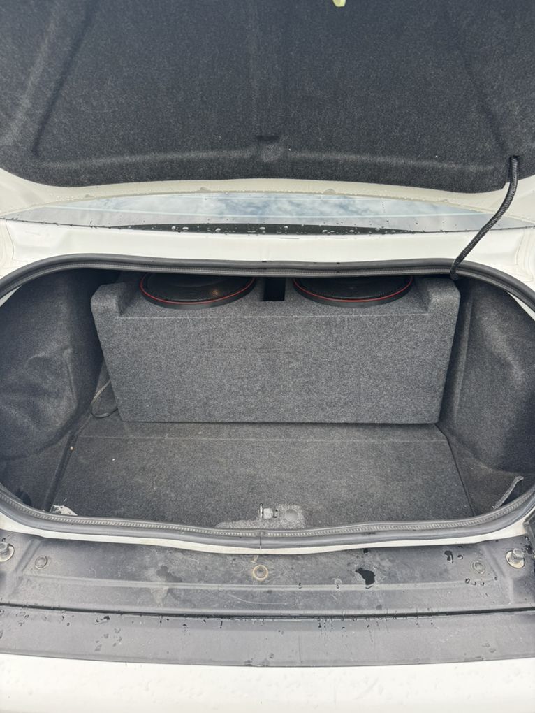 Main image 6