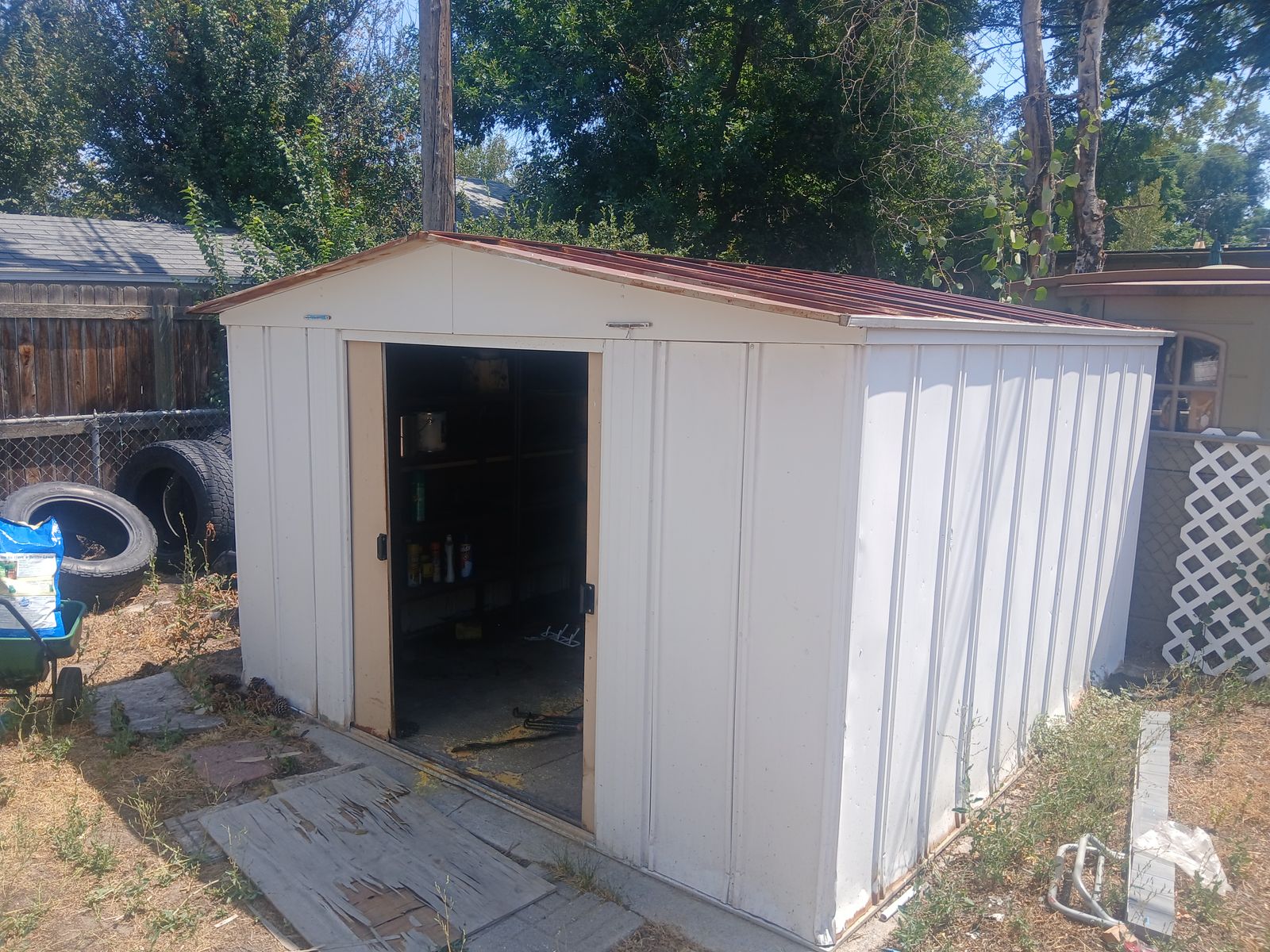 Metal shed  9x9x7