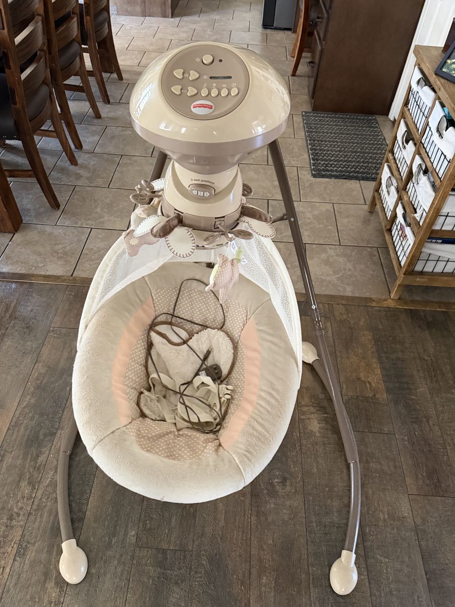 Fisher Price Motirized baby swing