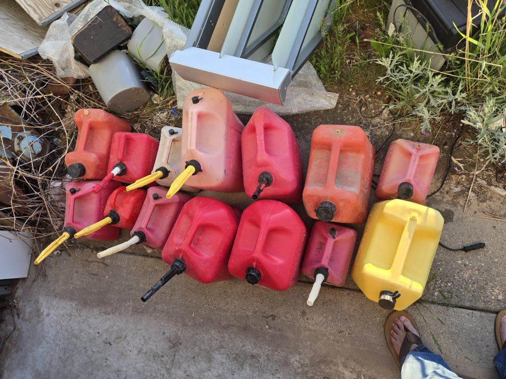 Gas cans
