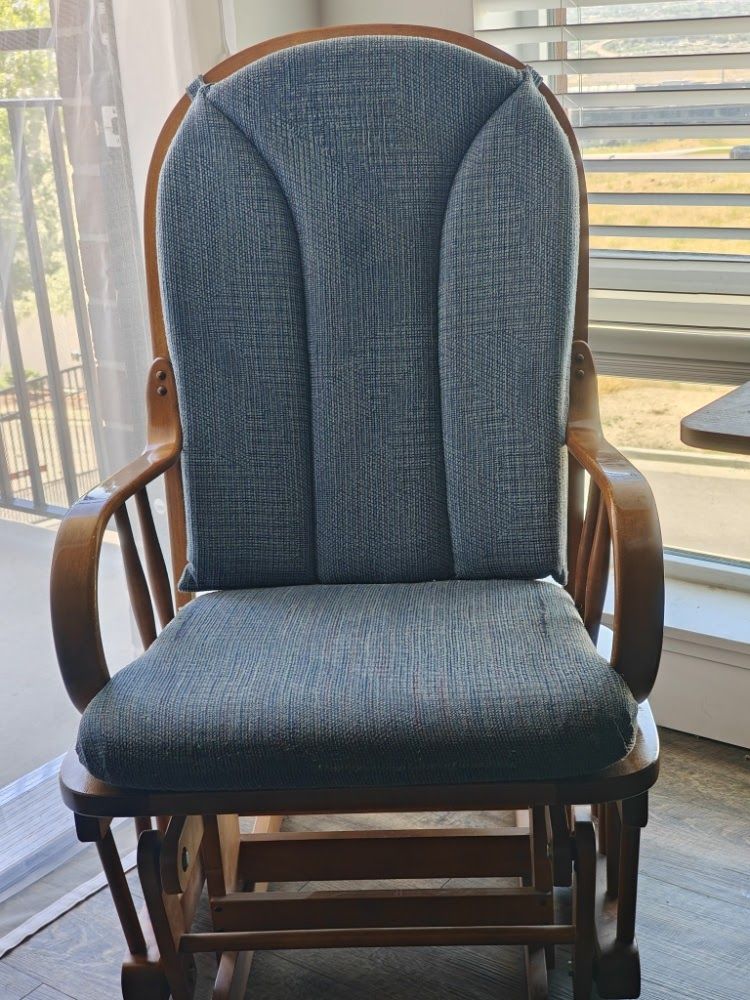 Vintage Glider Rocker – Nursery Chair, Solid Wood, Smooth Glide