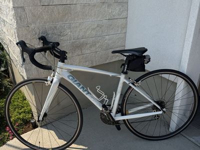 2009 Giant Avail Women’s Road Bike – XS – Recently Serviced