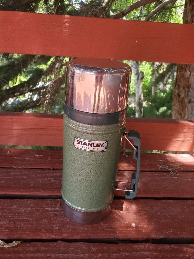 Stanley Classic Vacuum Insulated Bottle 24oz Hammertone Green Thermos