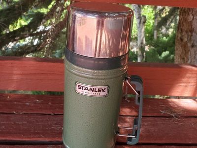 Stanley Classic Vacuum Insulated Bottle 24oz Hammertone Green Thermos