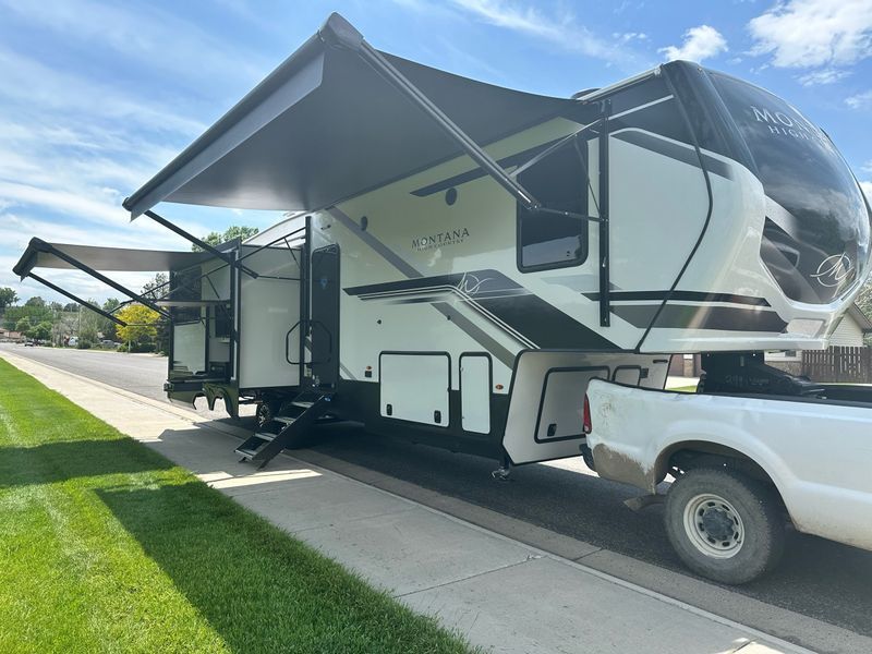 2025 Keystone Montana High Country 325RK 5th Wheel