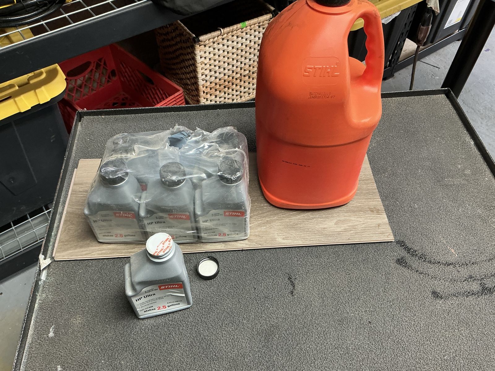 Free two-stroke engine oil (6 pack), chainsaw oil