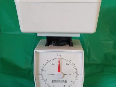 **KITCHEN FOOD SCALE**