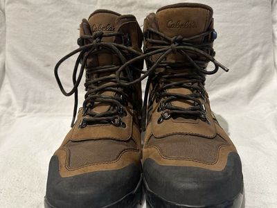 Cabela’s men’s 12D/ee Gore-Tex mid hiking boots