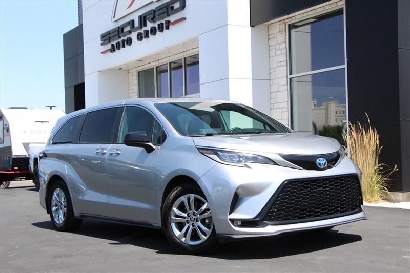 2021 Toyota Sienna XSE 7-Passenger