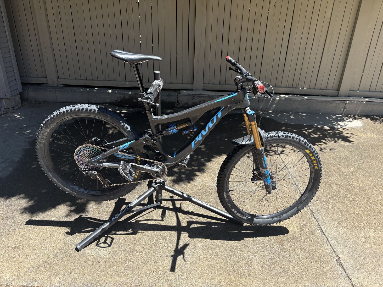 2014 Pivot Firebird 27.5 – Size Large – 170mm
