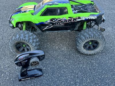 Traxxas Xmaxx 8S 1:5 Scale Monster Truck Basher