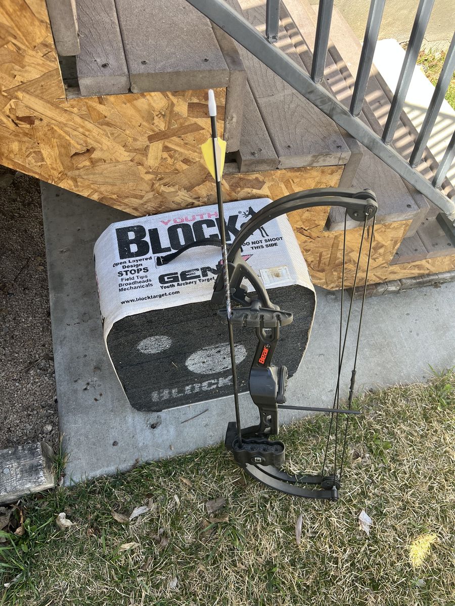 Bear Archery bow  With Target