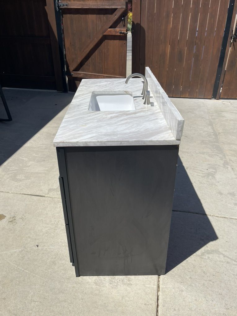 Main image 6