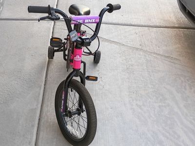 MINT Pink SE Bikes Bronco 16" Kids Bike w/ Training Wheels & Pads