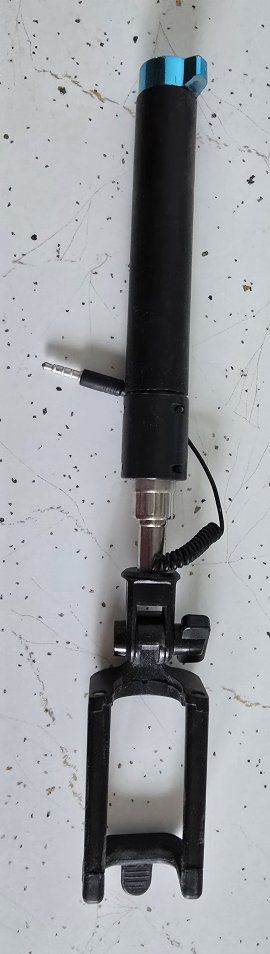 Monopod Selfie Stick with 3.5mm Jack - Black/Blue Extendable Phone Holder