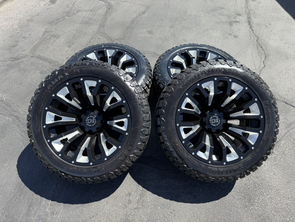 35x12.50r22 RT -44 Black Rhino 8x180 GMC Chevy 8
