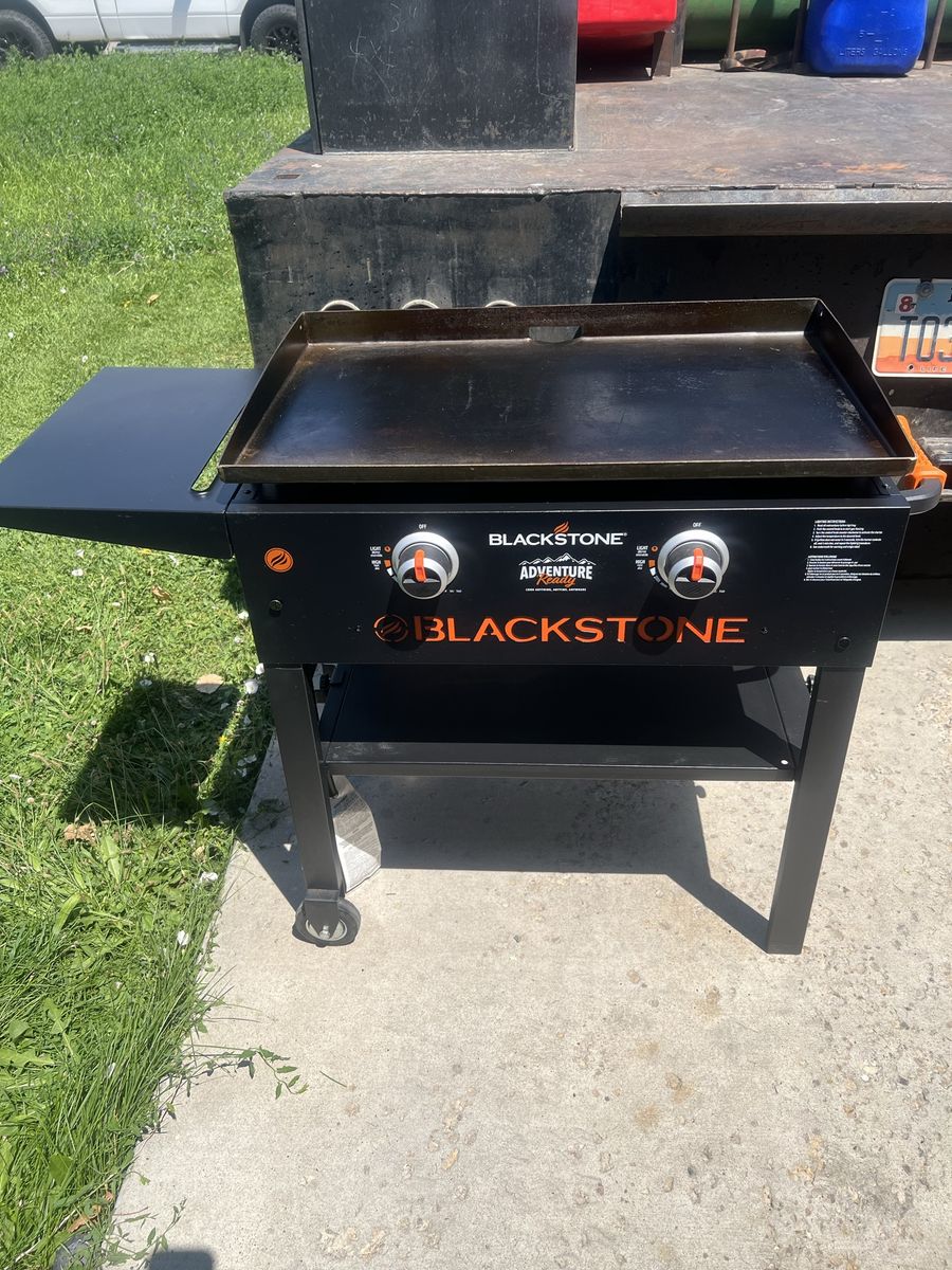 Blackstone Adventure Ready 2-Burner 28" Outdoor Griddle Cooking Station