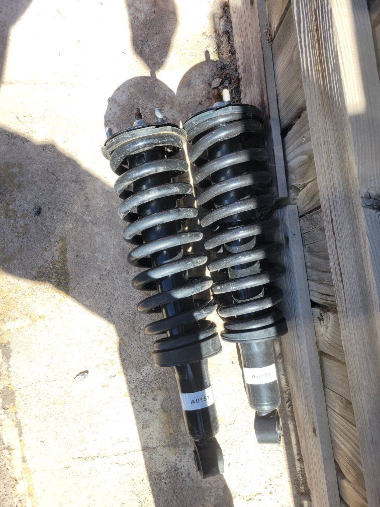 2005 toyota tundra front struts