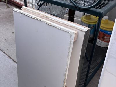 Free pieces of corian countertops 16x25.5 each read description